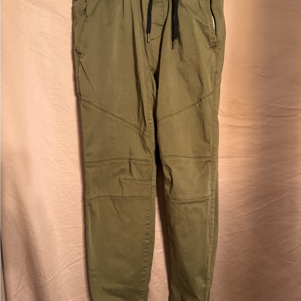 Hollister Men's Green Cargo Pants